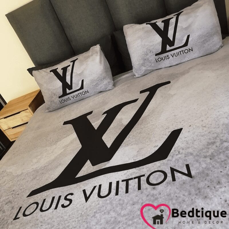 Sale off Louis Vuitton Bedding Set